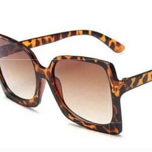 Nwtib.💥SOLD Stylish sunglasses